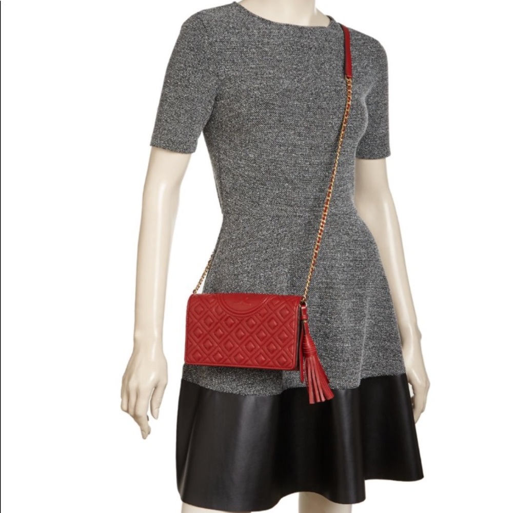 🌟PRICE DROP🌟Tory✨Burch ✨quilted✨bag/ gold chain - Picture 4 of 8